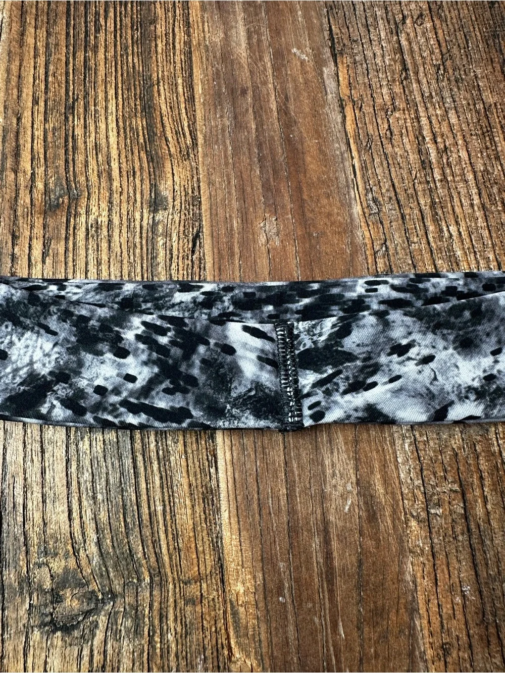 lululemon athletica Black and Gray Marble Print Headband